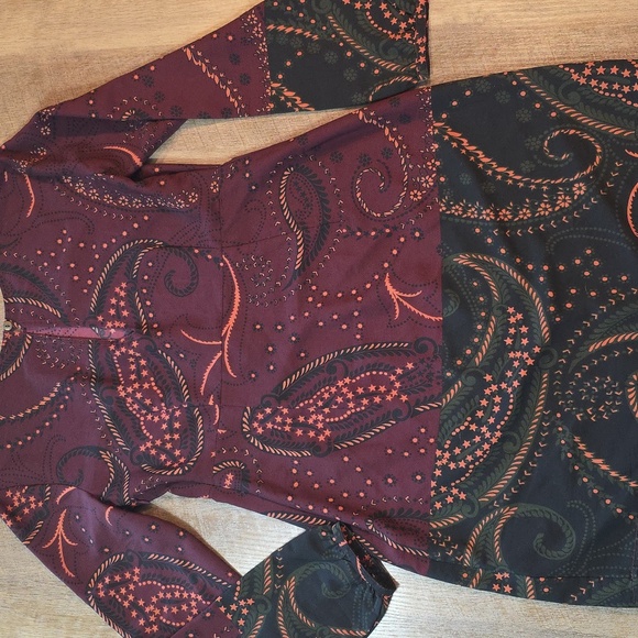 Abercrombie & Fitch Burgundy and Black Paisley Dress. Size S - Picture 5 of 5